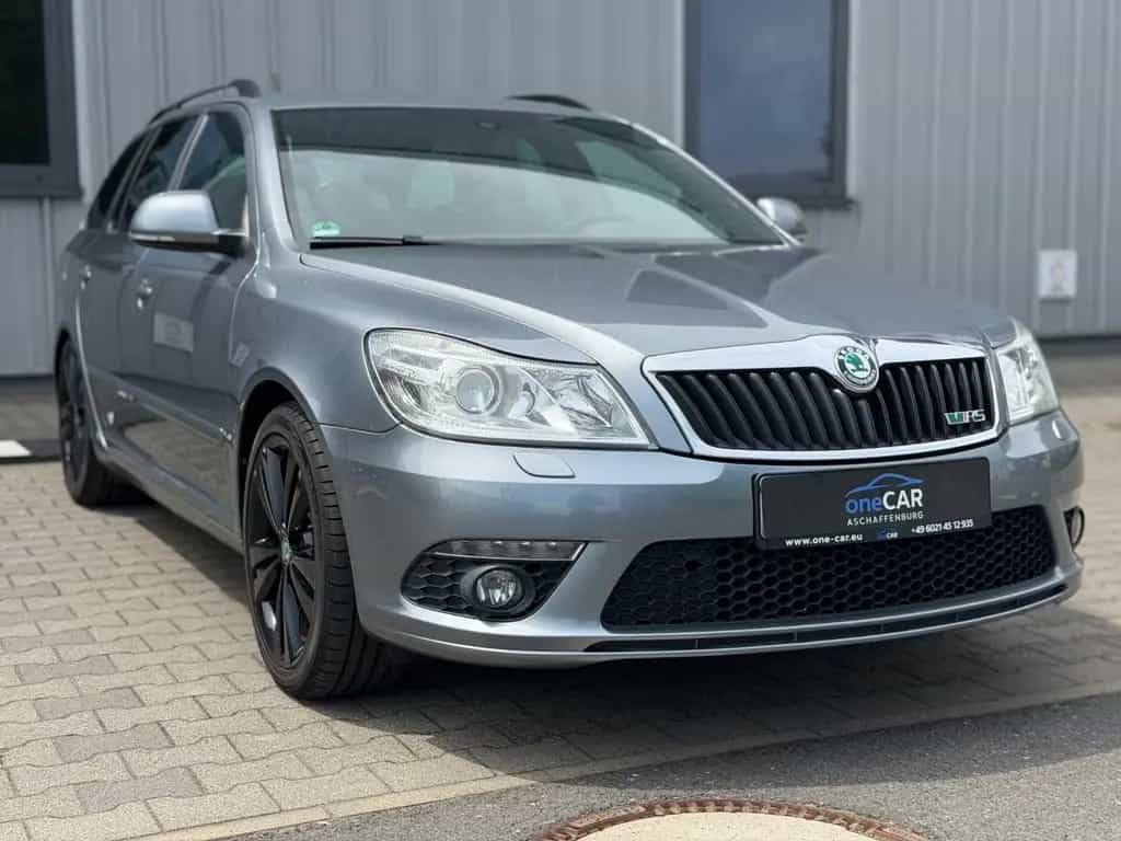 Skoda Octavia Combi RS Leder Xenon CarPlay Tüv 05.2028 11/2012-photo-5