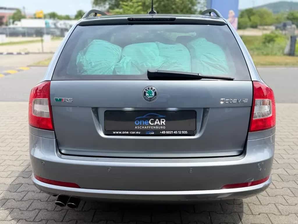 Skoda Octavia Combi RS Leder Xenon CarPlay Tüv 05.2028 11/2012-photo-9