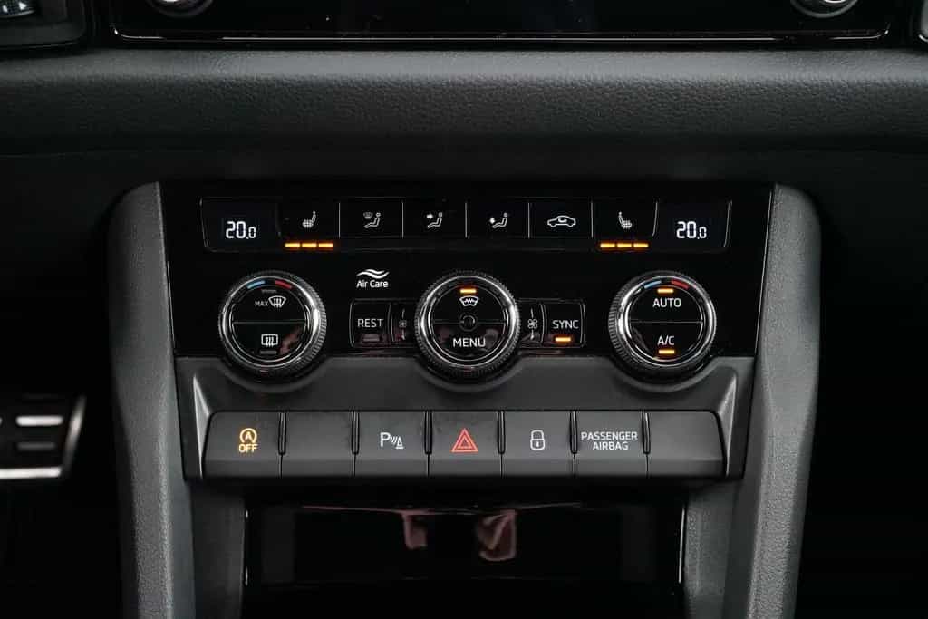 Skoda Kodiaq RS 2,0TSI DSG 4X4 ANHÄNGERKUPPLUNG+KAMERA 03/2022-photo-29