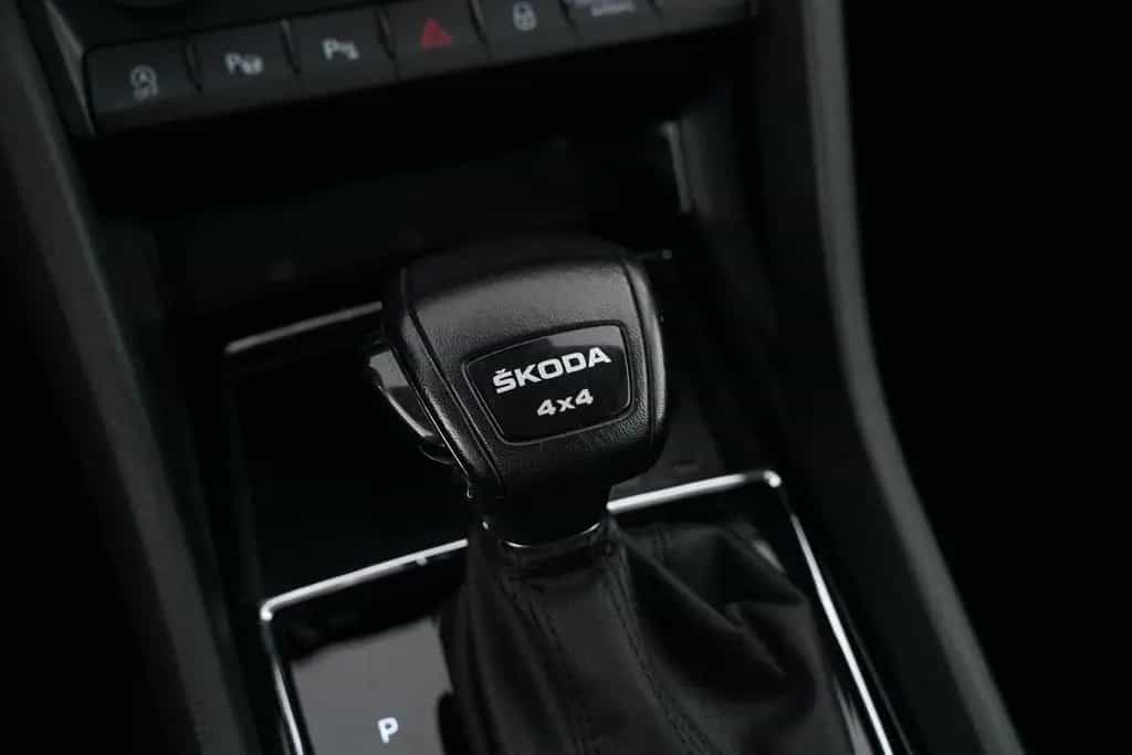 Skoda Kodiaq TOUR 2.0TSI DSG 4x4 MATRIX-LED+STANDHZG 03/2023-photo-30
