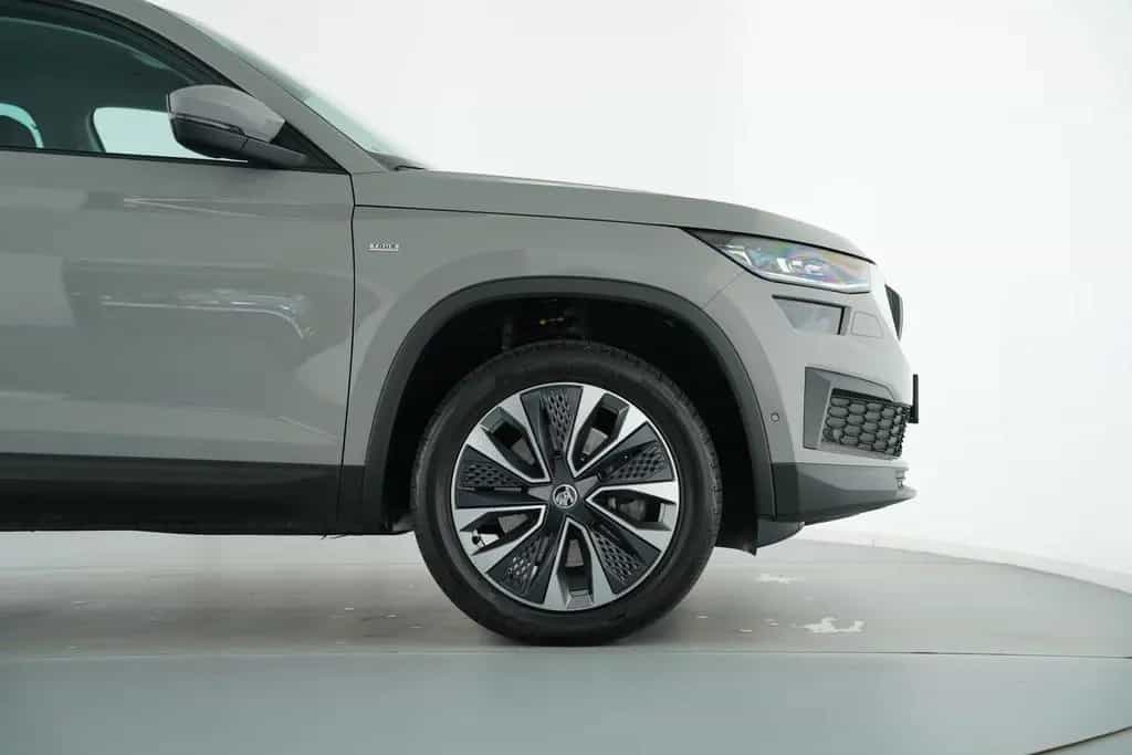 Skoda Kodiaq TOUR 2.0TSI DSG 4x4 MATRIX-LED+STANDHZG 03/2023-photo-4