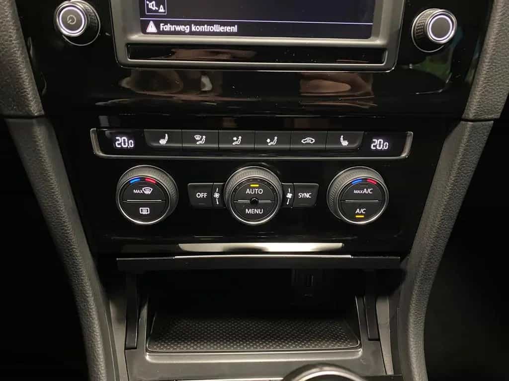 Volkswagen Golf 1.4 16V TSI 1395 ccm Highline PDC+NAVI+ACC+ 04/2017-photo-19