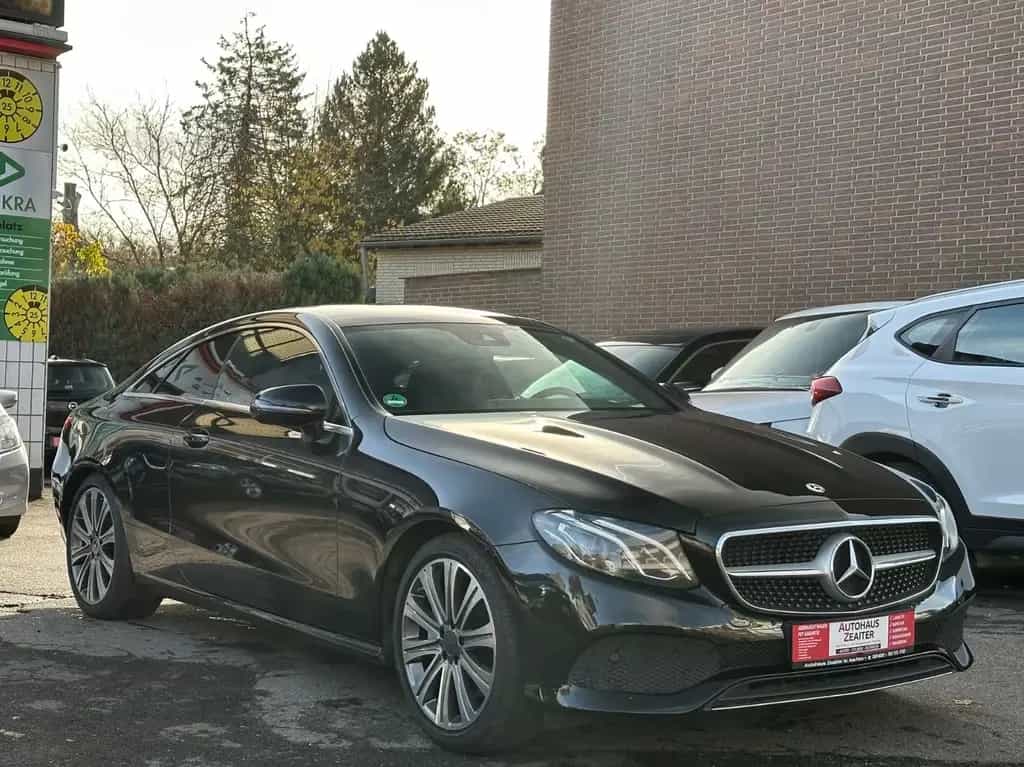 Mercedes-Benz E 300 Coupe*1.Hand*Tüv*Inspektion* 11/2018-photo-4