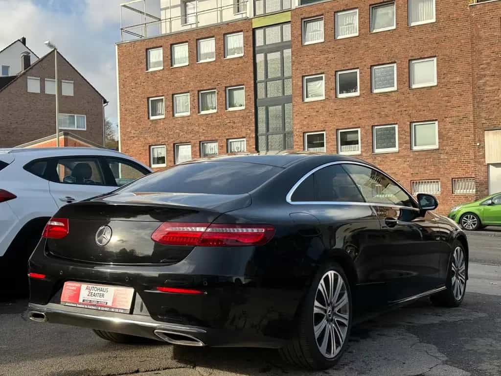Mercedes-Benz E 300 Coupe*1.Hand*Tüv*Inspektion* 11/2018-photo-8