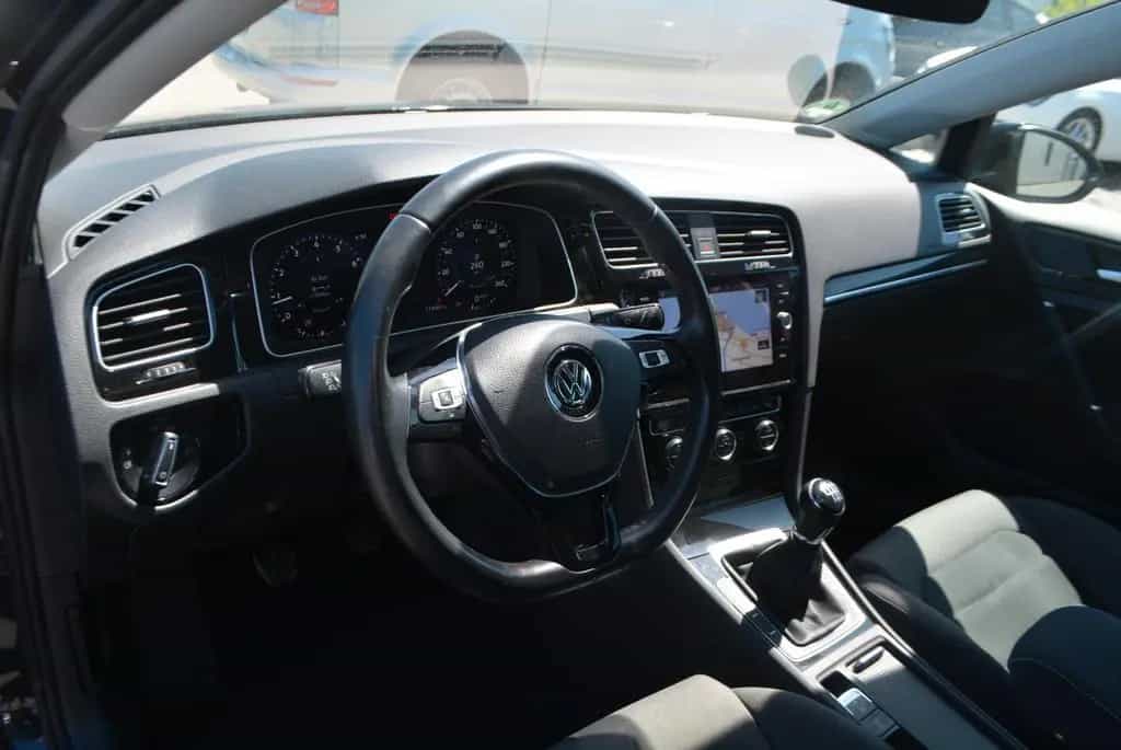 Volkswagen Golf VII Lim. Highline LED-virtualCP-Navi 03/2017-photo-32