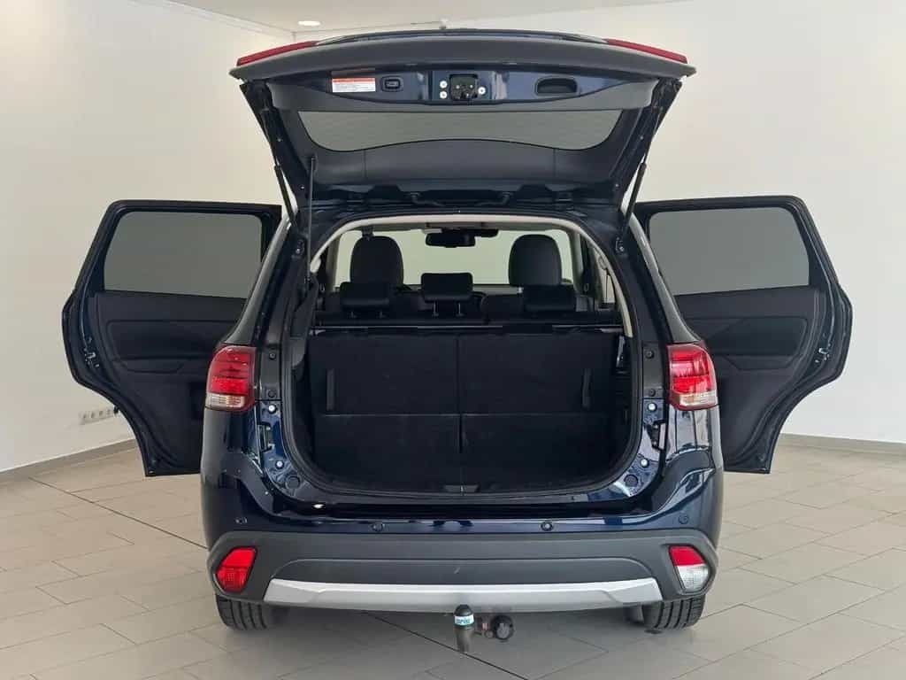 Mitsubishi Outlander 2.2 DI-D 4WD Top 7-Sitze|360|AHK|1HAND 04/2017-photo-16
