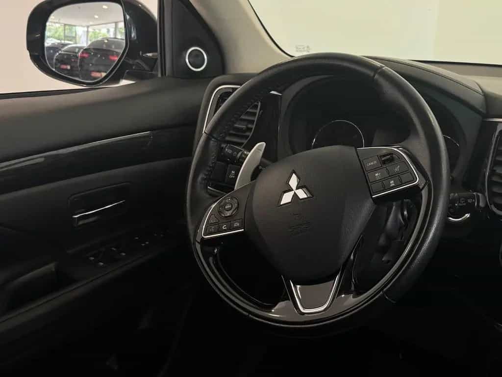 Mitsubishi Outlander 2.2 DI-D 4WD Top 7-Sitze|360|AHK|1HAND 04/2017-photo-5