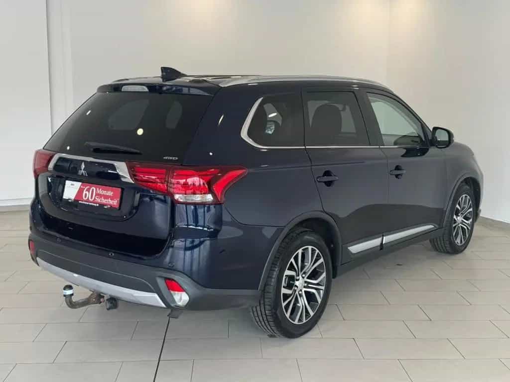 Mitsubishi Outlander 2.2 DI-D 4WD Top 7-Sitze|360|AHK|1HAND 04/2017-photo-6
