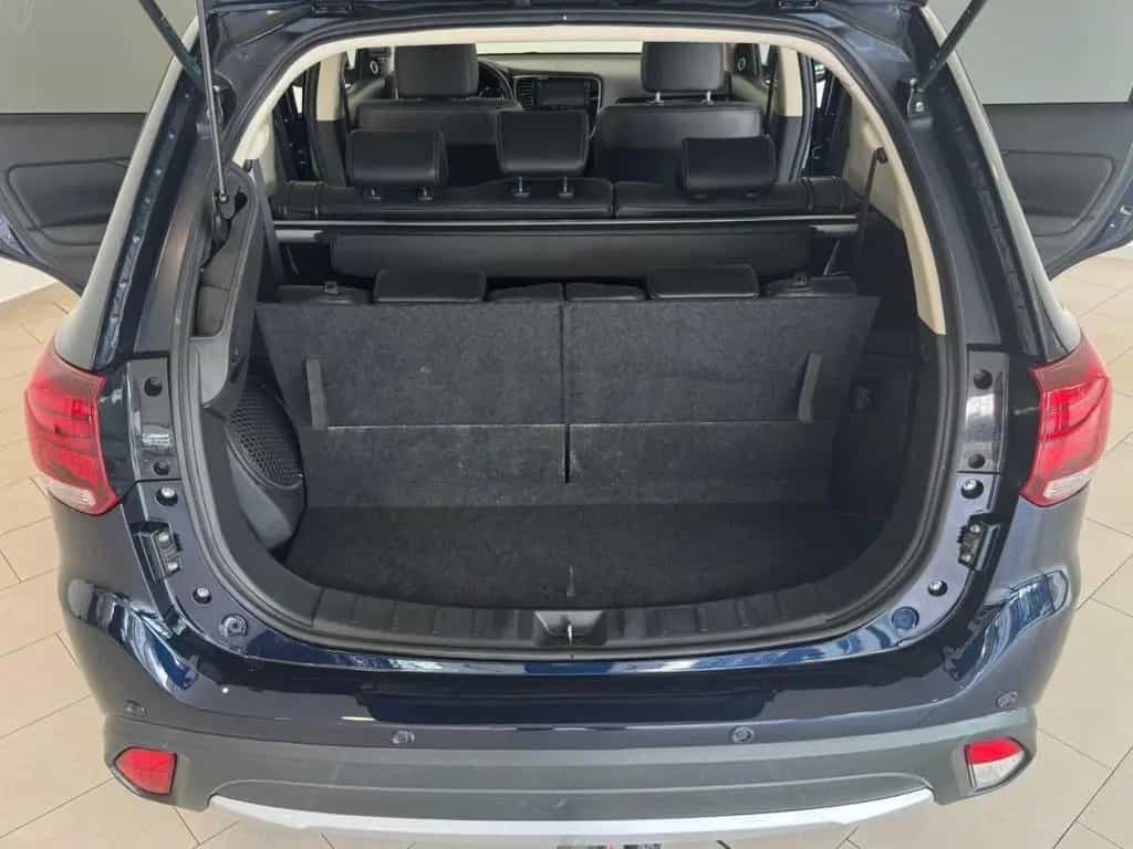 Mitsubishi Outlander 2.2 DI-D 4WD Top 7-Sitze|360|AHK|1HAND 04/2017-photo-7