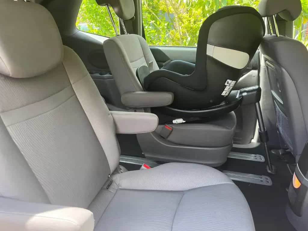 Ssangyong Rodius 2.0 e-XDi 200  7-Sitzer 08/2014-photo-11