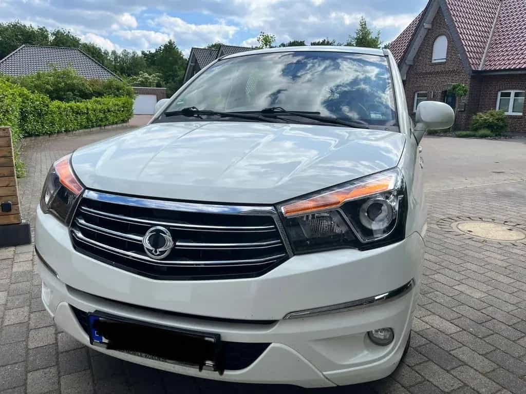 Ssangyong Rodius 2.0 e-XDi 200  7-Sitzer 08/2014-photo-5