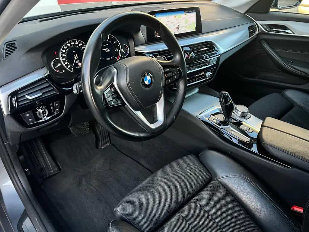 BMW 530 d Sport+LED+ACC+360°+AHK+Scheckh.+Bremse neuw 12/2018-photo-19