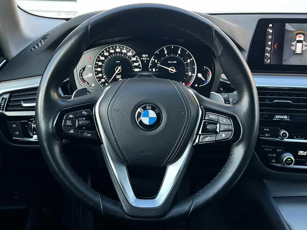 BMW 530 d Sport+LED+ACC+360°+AHK+Scheckh.+Bremse neuw 12/2018-photo-23