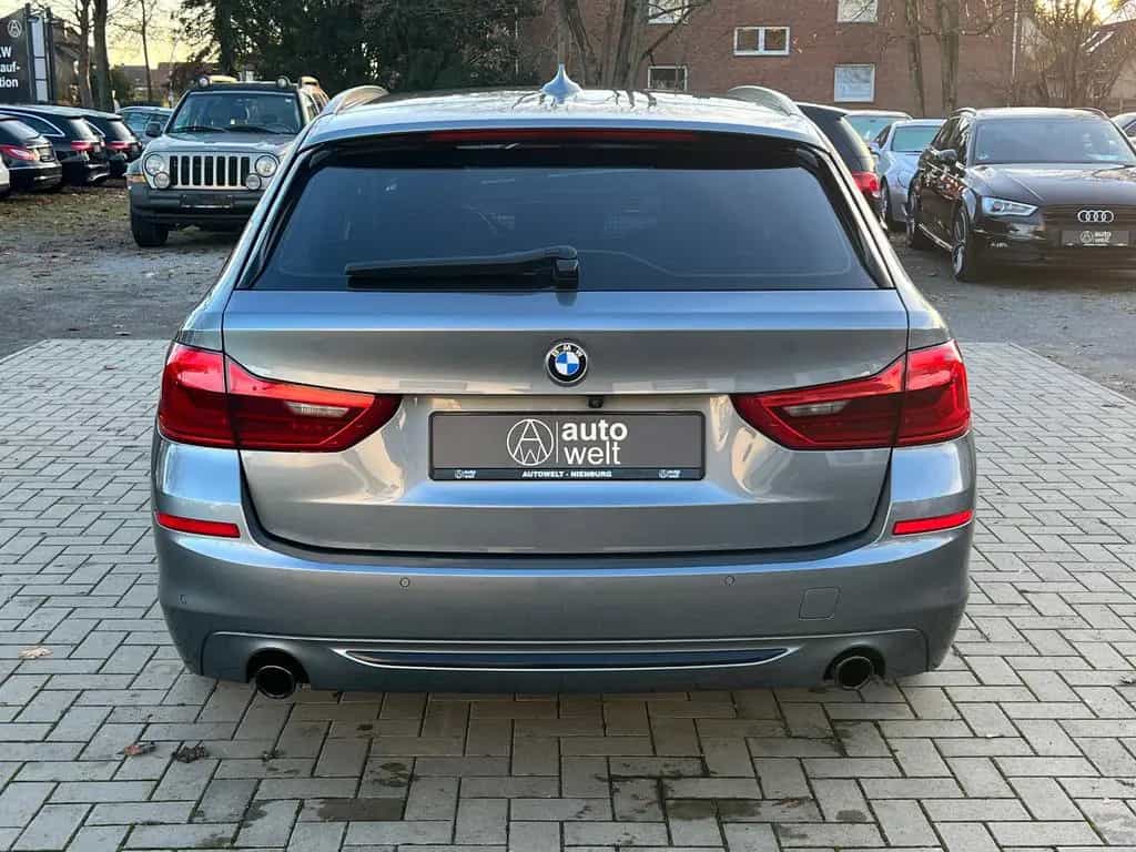 BMW 530 d Sport+LED+ACC+360°+AHK+Scheckh.+Bremse neuw 12/2018-photo-3