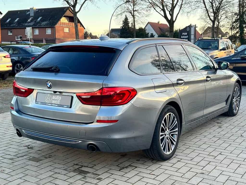 BMW 530 d Sport+LED+ACC+360°+AHK+Scheckh.+Bremse neuw 12/2018-photo-4