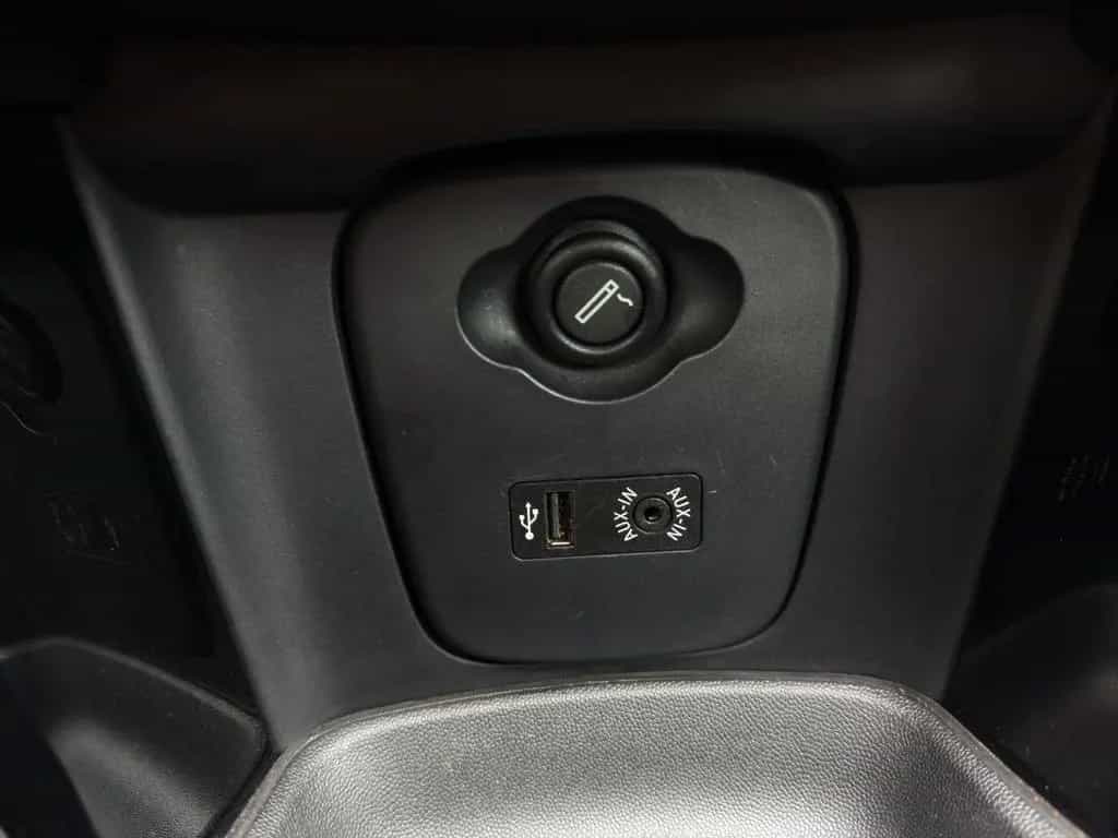 MINI Cooper Cabrio"Garantie-HeadUp-Navi"2.Hand 05/2016-photo-37