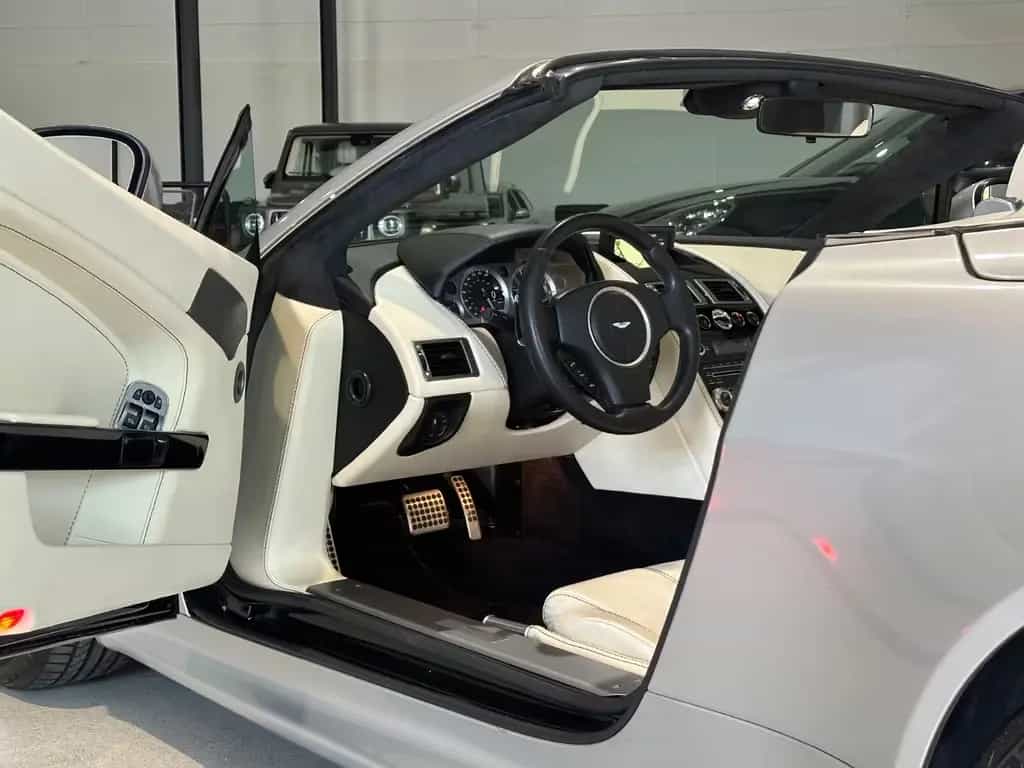 Aston Martin V8 Vantage Roadster 4.7l Sportshift *Navi,Tempo. 03/2013-photo-16