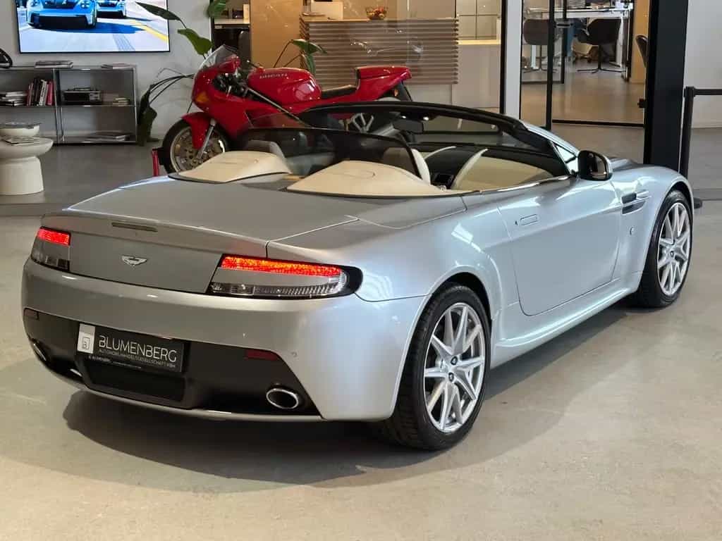 Aston Martin V8 Vantage Roadster 4.7l Sportshift *Navi,Tempo. 03/2013-photo-29