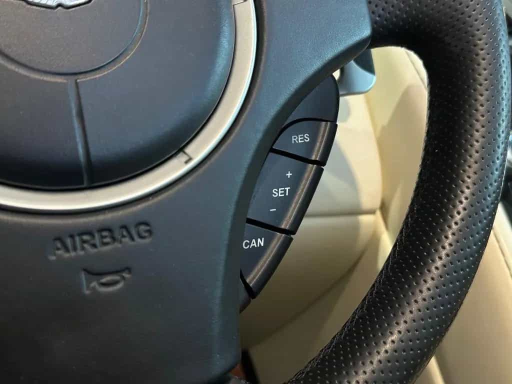 Aston Martin V8 Vantage Roadster 4.7l Sportshift *Navi,Tempo. 03/2013-photo-34