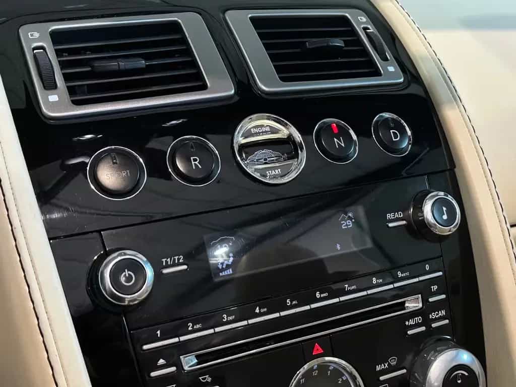 Aston Martin V8 Vantage Roadster 4.7l Sportshift *Navi,Tempo. 03/2013-photo-37