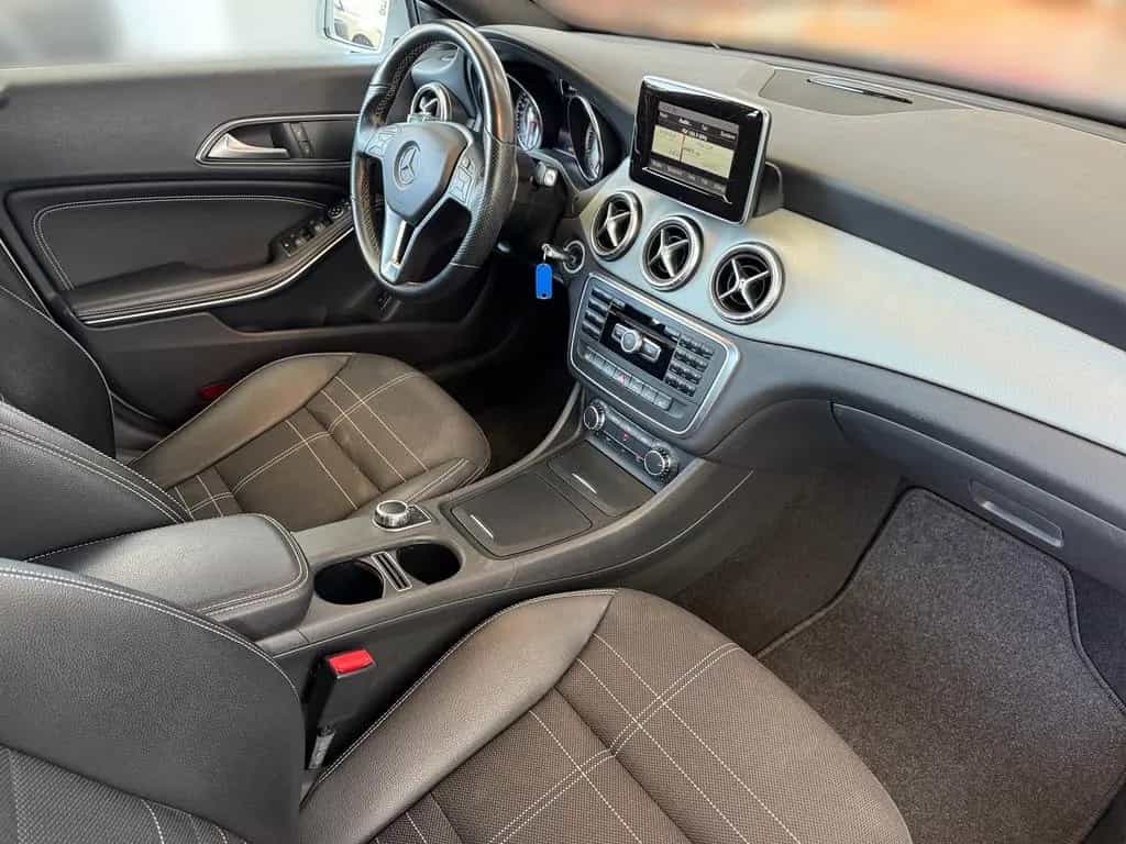 Mercedes-Benz CLA 180 Sitzheizung Tempomat Navi Klima PDC USB 07/2014-photo-13