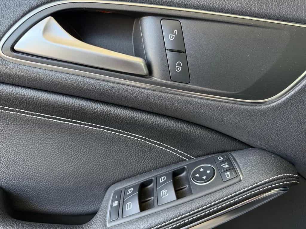 Mercedes-Benz CLA 180 Sitzheizung Tempomat Navi Klima PDC USB 07/2014-photo-17