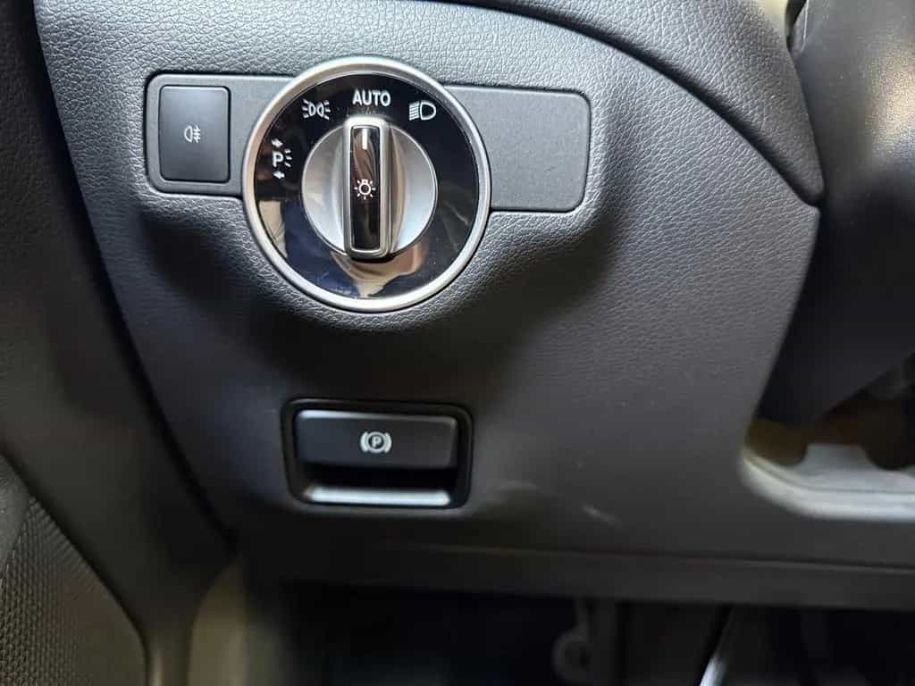 Mercedes-Benz CLA 180 Sitzheizung Tempomat Navi Klima PDC USB 07/2014-photo-19