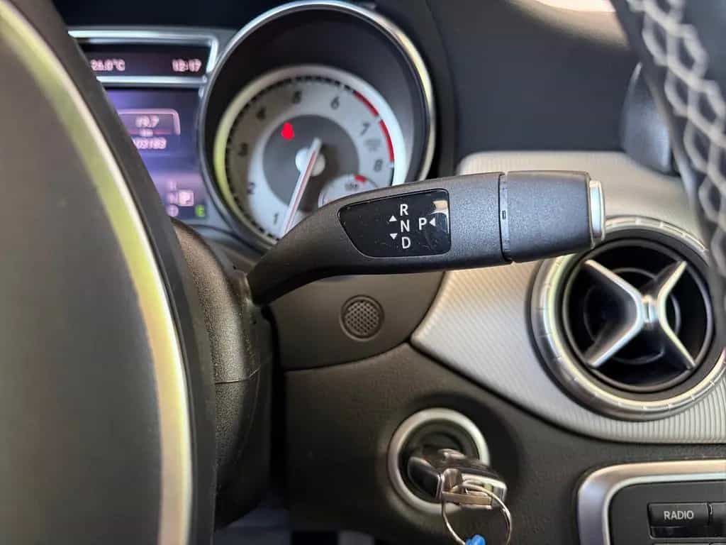 Mercedes-Benz CLA 180 Sitzheizung Tempomat Navi Klima PDC USB 07/2014-photo-21