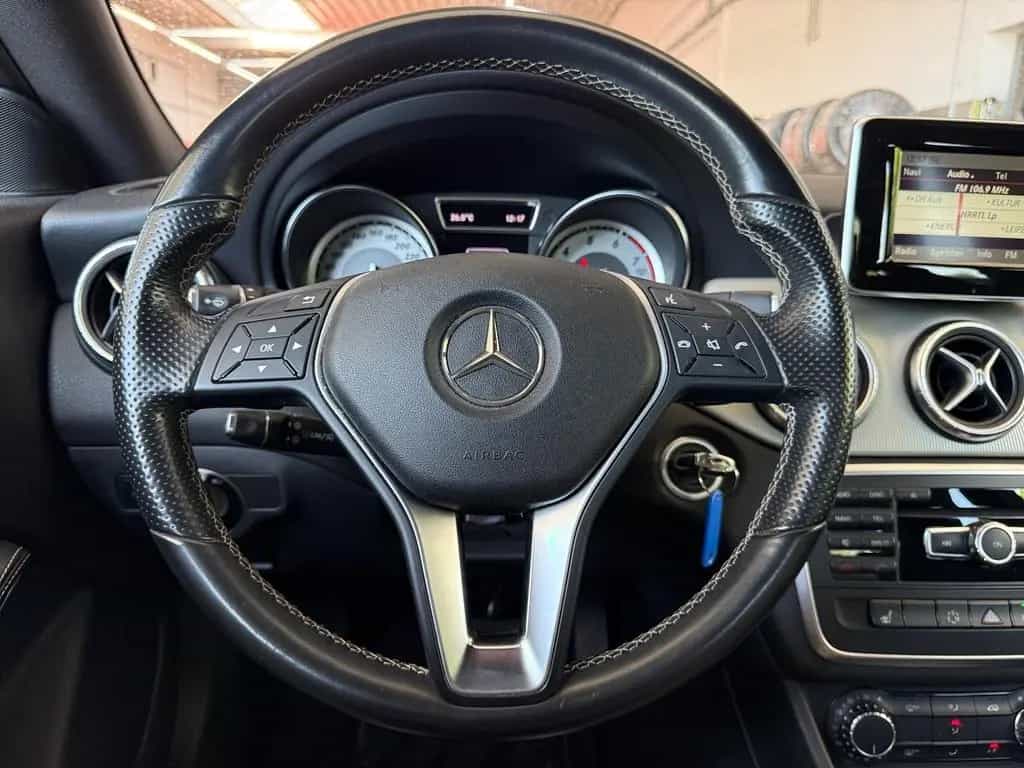 Mercedes-Benz CLA 180 Sitzheizung Tempomat Navi Klima PDC USB 07/2014-photo-22