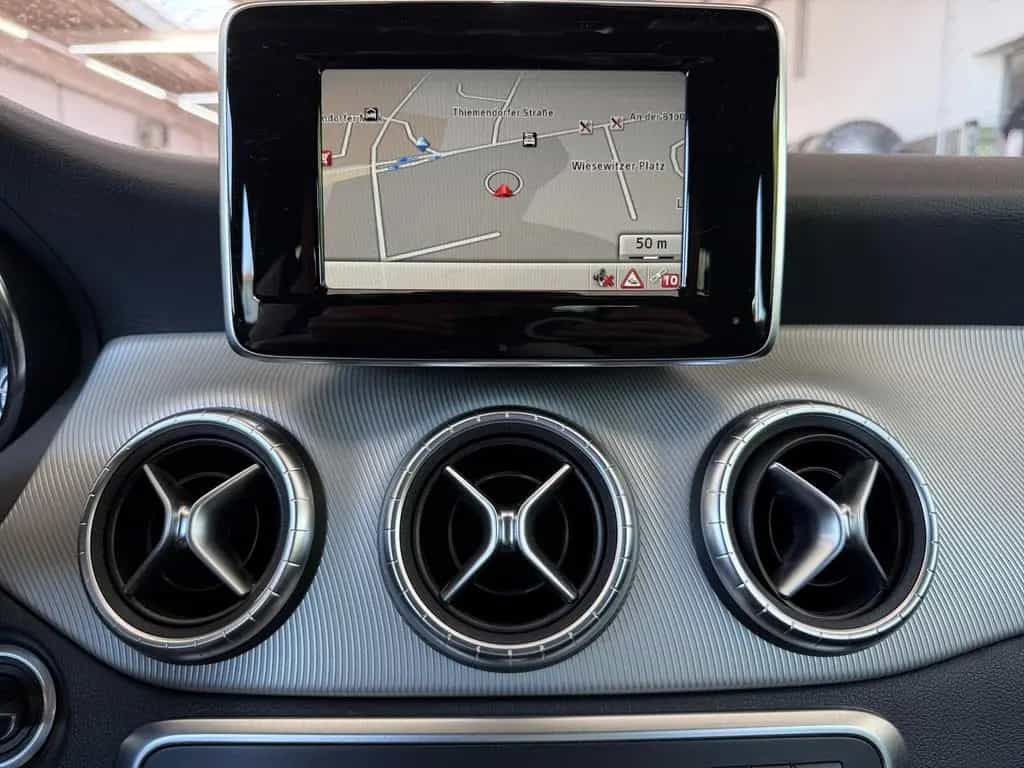 Mercedes-Benz CLA 180 Sitzheizung Tempomat Navi Klima PDC USB 07/2014-photo-24