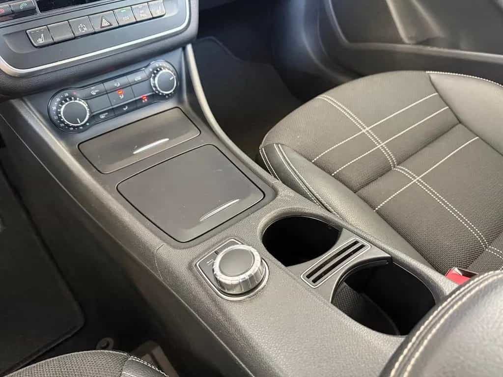 Mercedes-Benz CLA 180 Sitzheizung Tempomat Navi Klima PDC USB 07/2014-photo-27