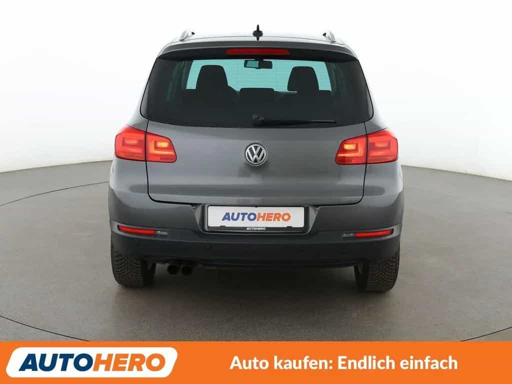 Volkswagen Tiguan 1.4 TSI Sport & Style BlueMotion Tech*NAV 07/2015-photo-4