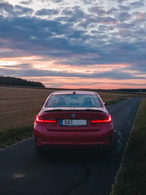 BMW 320 i xDrive Advantage Automatik *BESCHREIBUNG* 09/2019-photo-1