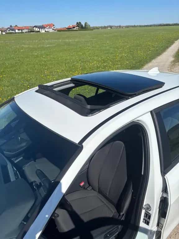 BMW 118 d Advantage mit Panorama-Schiebedach 09/2020-photo-3