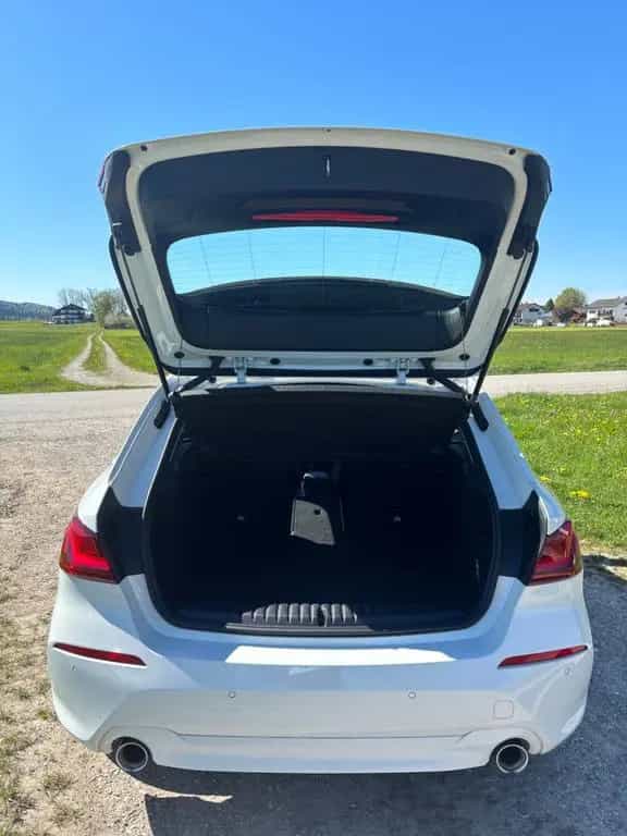 BMW 118 d Advantage mit Panorama-Schiebedach 09/2020-photo-8