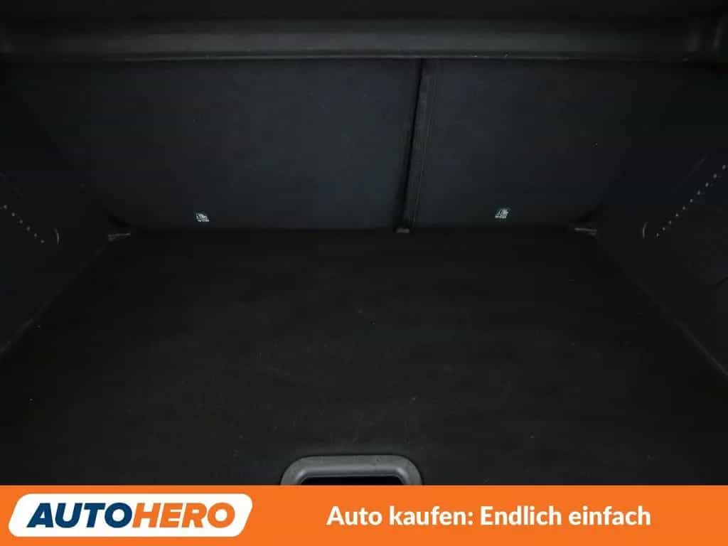 Renault Captur 1.2 TCe Energy Intens Aut. *NAVI*LED*TEMP 07/2017-photo-17
