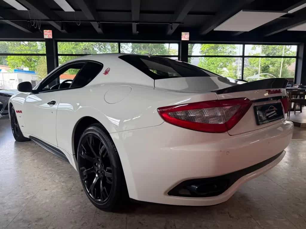 Maserati Granturismo 4.7 V8 MC SPORT LINE++UNFALLFREI++ 07/2010-photo-12
