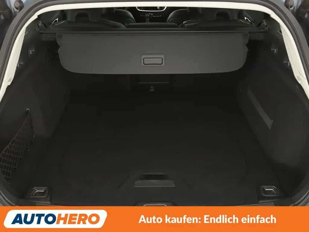 Volvo V60 2.0 D3 Inscription Aut.*NAVI*LED*TEMPO*CAM* 11/2019-photo-17