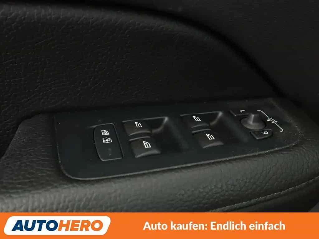 Volvo V60 2.0 D3 Inscription Aut.*NAVI*LED*TEMPO*CAM* 11/2019-photo-28