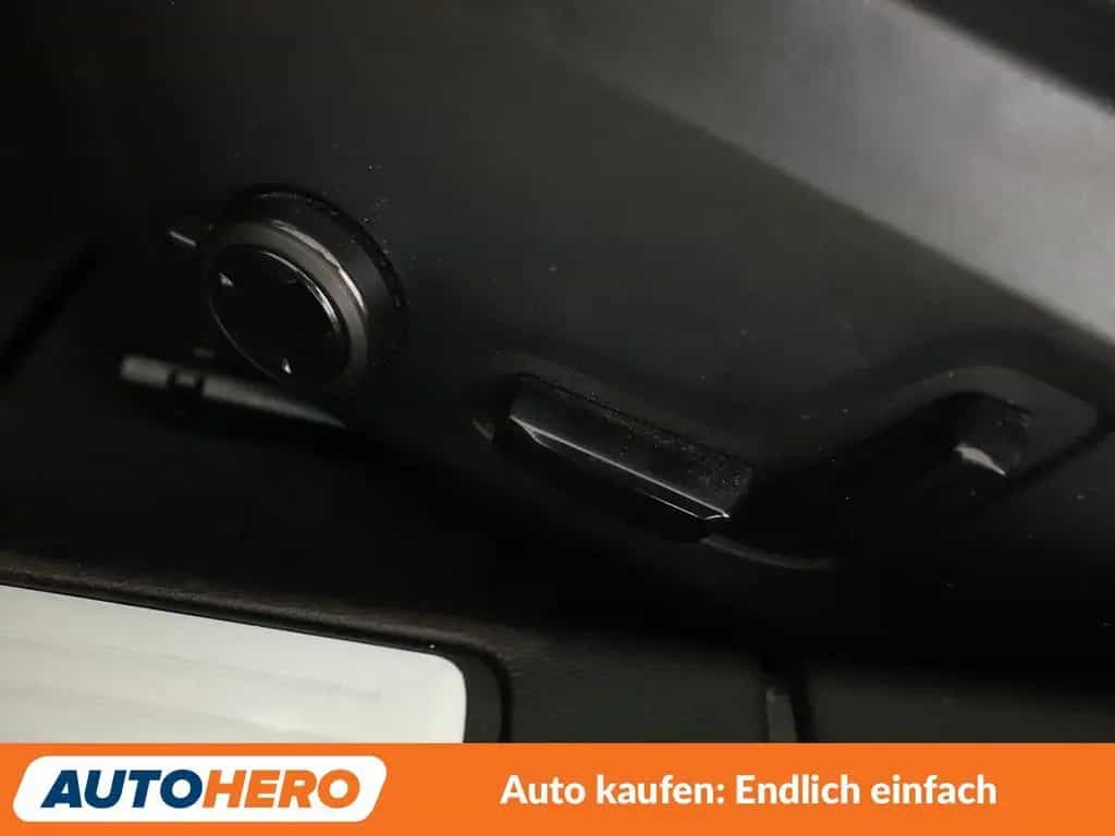 Volvo V60 2.0 D3 Inscription Aut.*NAVI*LED*TEMPO*CAM* 11/2019-photo-31