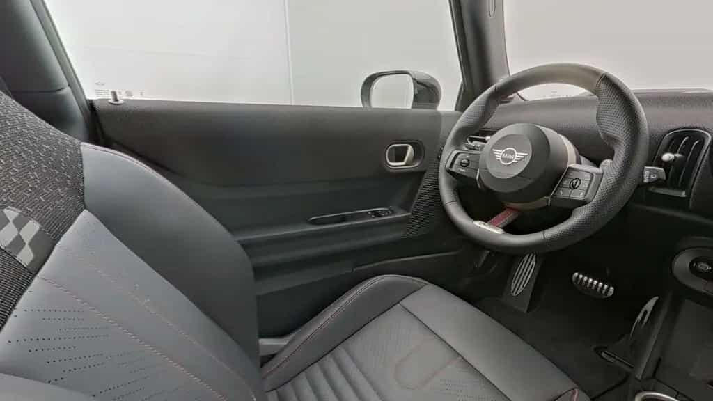 MINI John Cooper Works 03/2025-photo-10