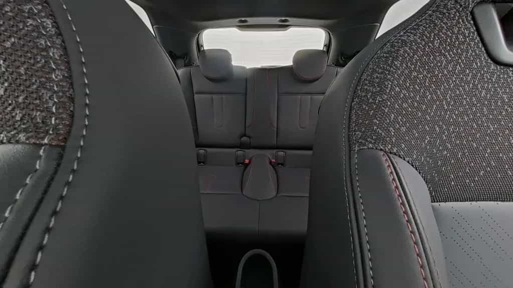 MINI John Cooper Works 03/2025-photo-13