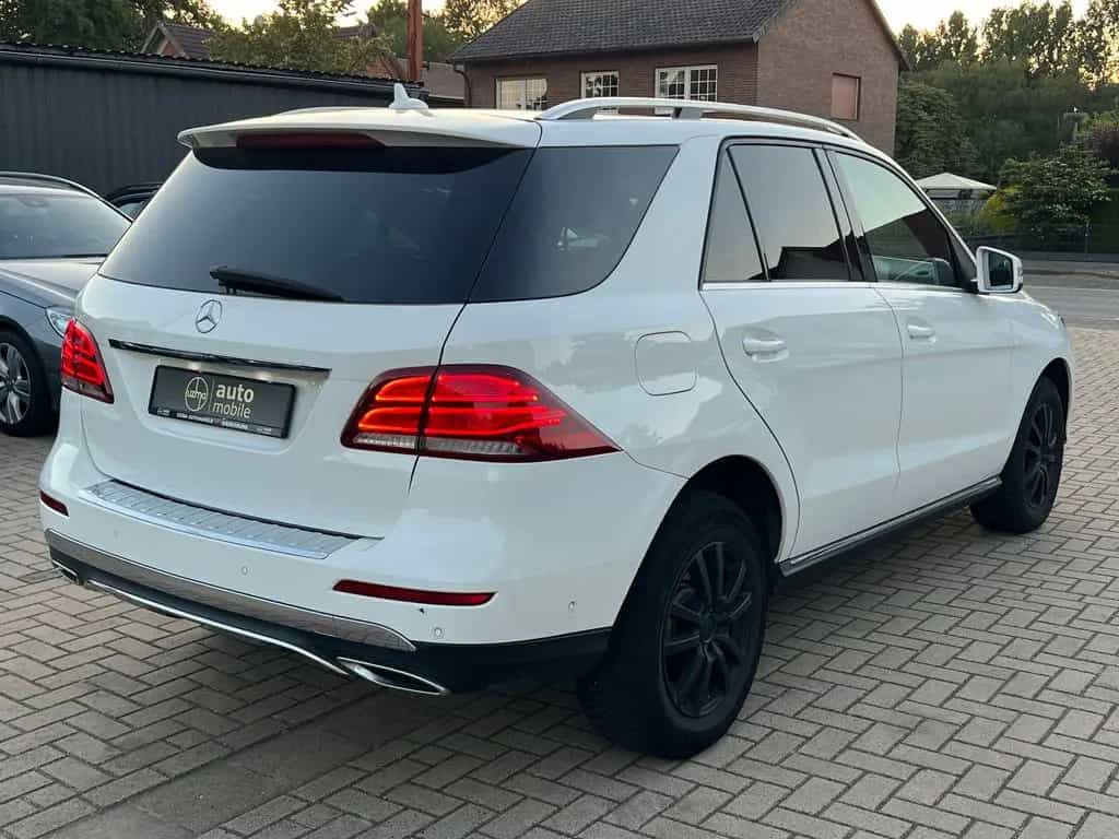 Mercedes-Benz GLE 250 d 4Matic+Panorama+360°Kamera+LED+TUV neu 04/2017-photo-4
