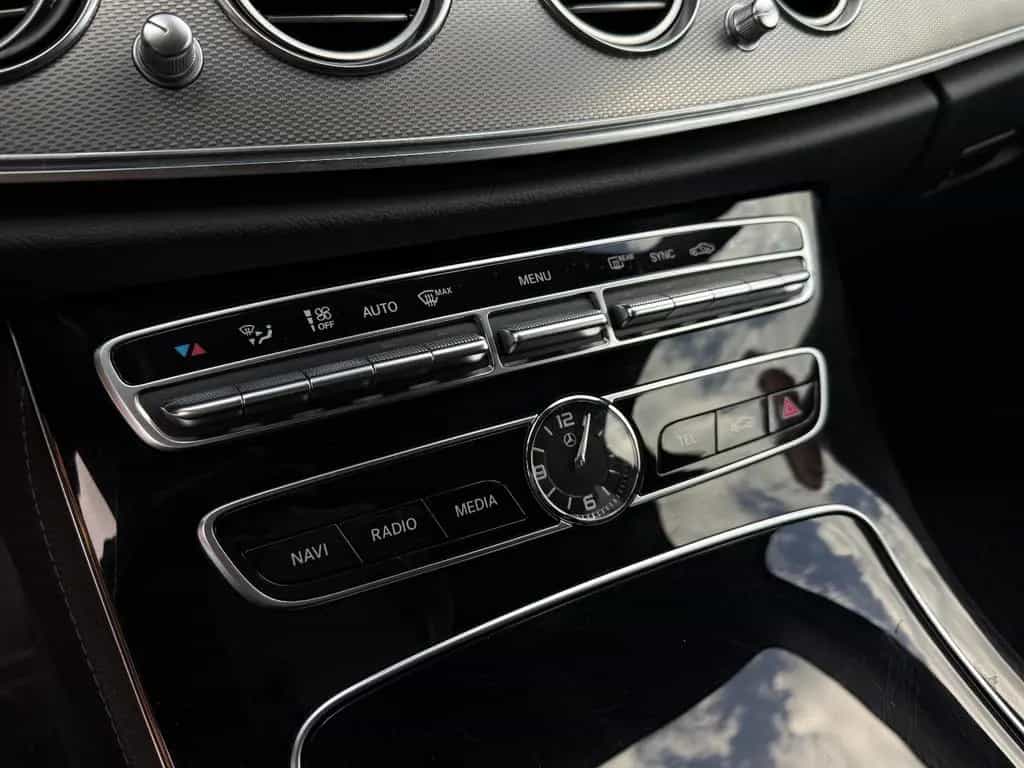 Mercedes-Benz E 220 d T, LED, Leder, Kamera, Service neu 12/2017-photo-32