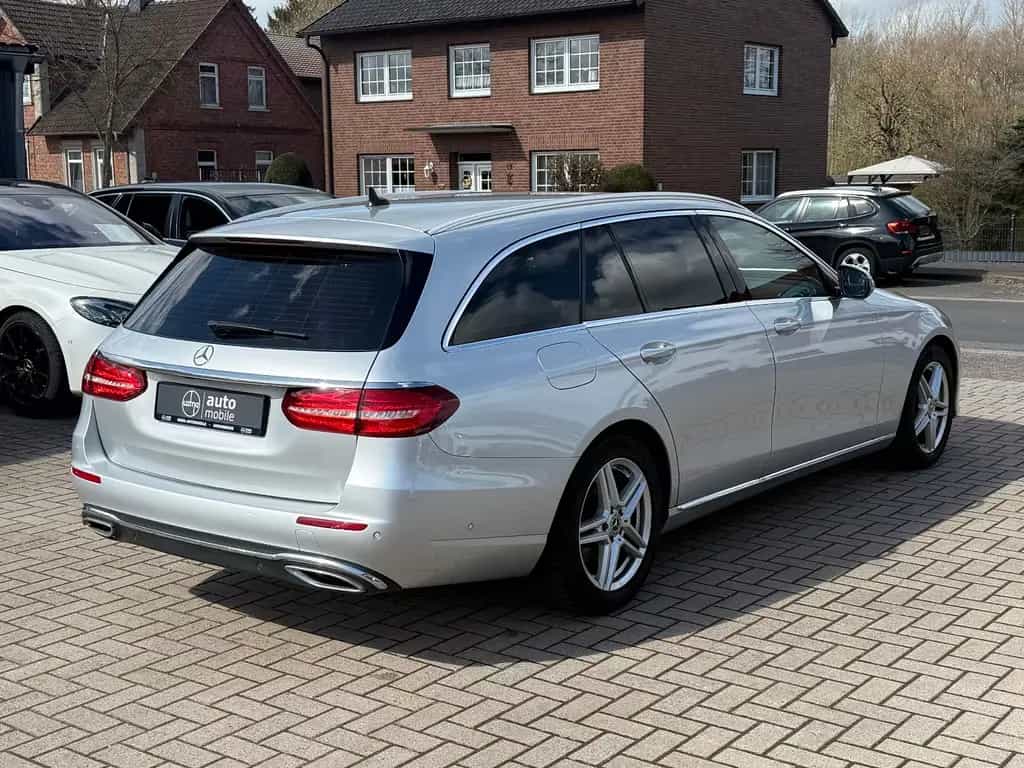 Mercedes-Benz E 220 d T, LED, Leder, Kamera, Service neu 12/2017-photo-4