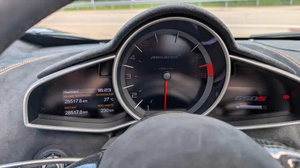 McLaren 650S Spider FireBlack, lückenl. McLaren Historie 04/2016-photo-15
