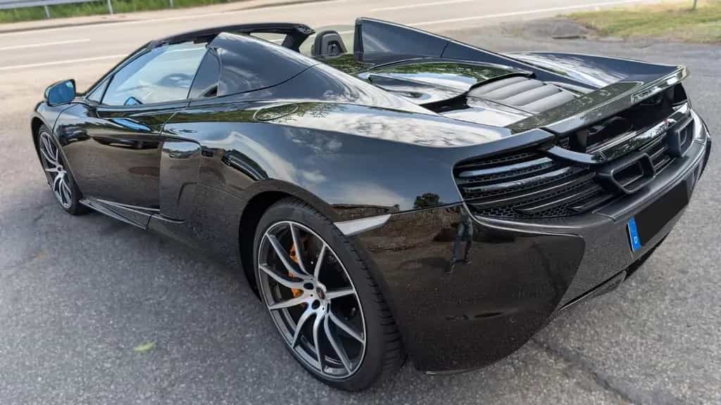 McLaren 650S Spider FireBlack, lückenl. McLaren Historie 04/2016-photo-3