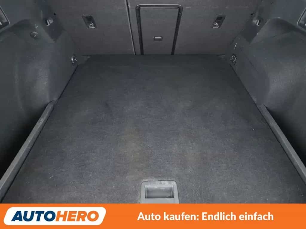 Seat Leon 1.5 TSI ACT FR *LED*TEMPO*PDC*AHK*NAVI* 08/2020-photo-17