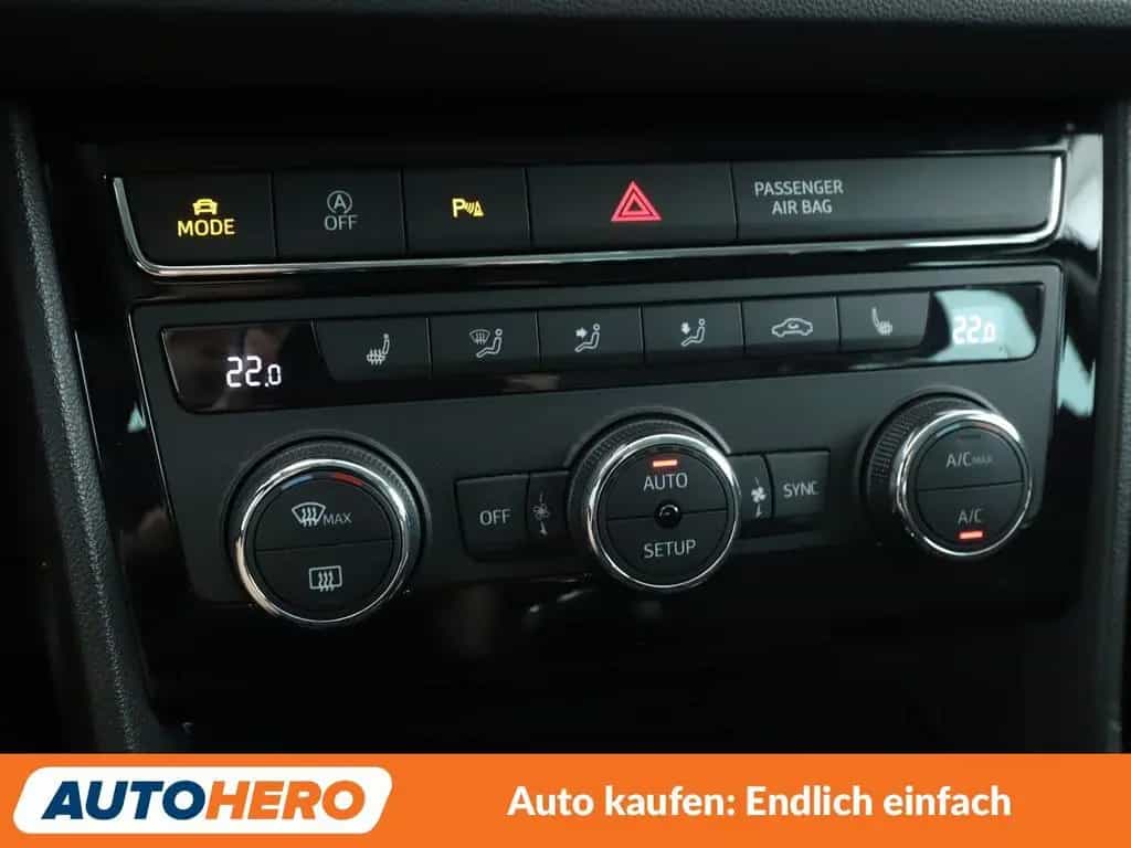 Seat Leon 1.5 TSI ACT FR *LED*TEMPO*PDC*AHK*NAVI* 08/2020-photo-23