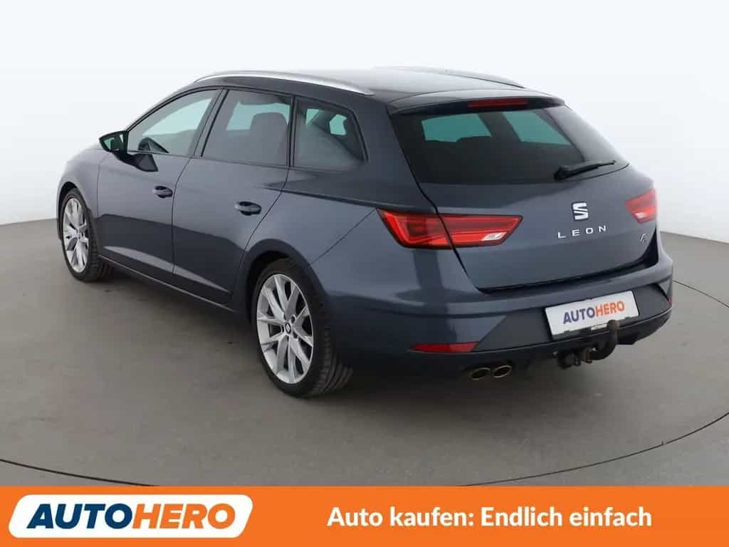 Seat Leon 1.5 TSI ACT FR *LED*TEMPO*PDC*AHK*NAVI* 08/2020-photo-3